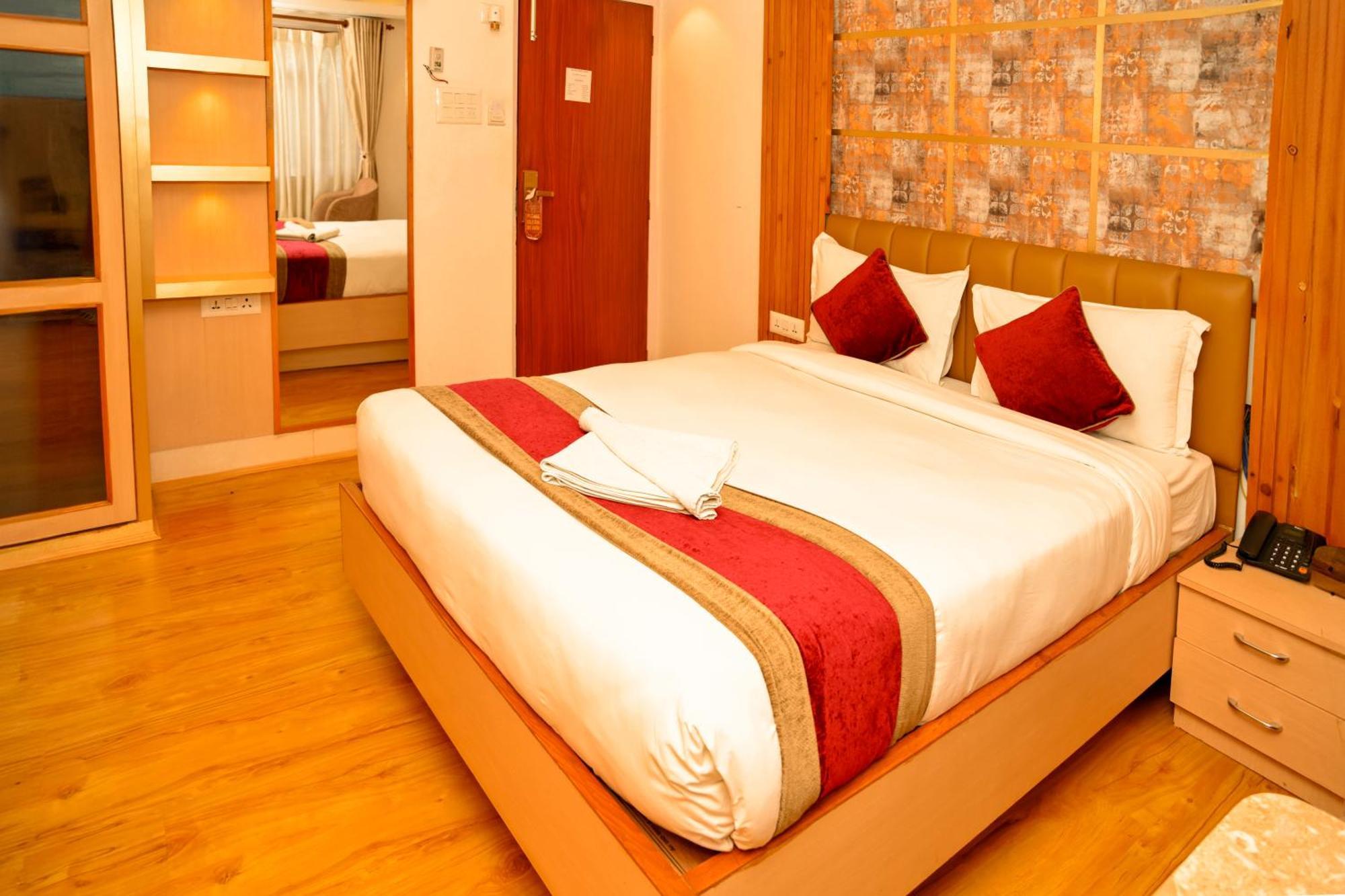 Hotel Elegant Kathmandu Inn Экстерьер фото